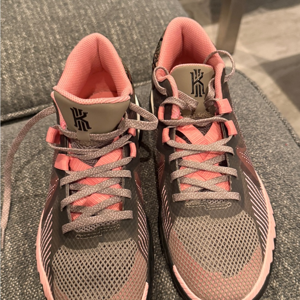 Nike Women's Pink and Gray Athletic Shoes